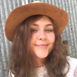 Meet your Posher, Makiela